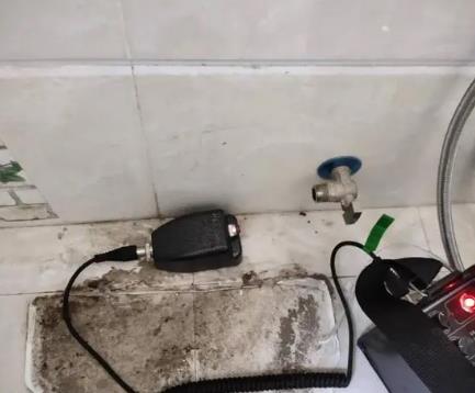 大连市屋顶漏水维修公司分享下卫生间漏水的危害及解决方法